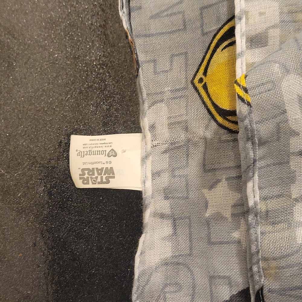 Lucasfilm/Disney super light blanket, unisex and breathable 4 by 6